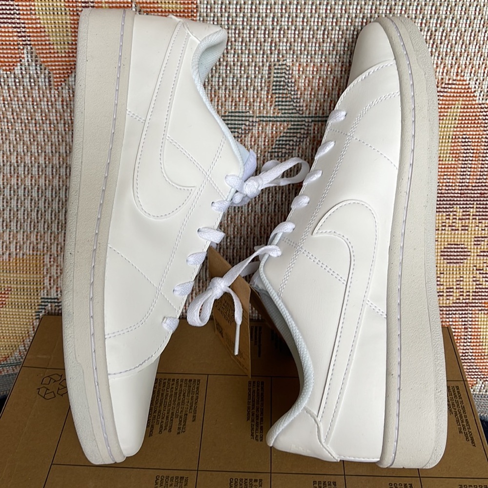 Nike Men’s 2022 Court Royale 2 Next Nature 'Triple
White'
Court Royale - Picture 13 of 16